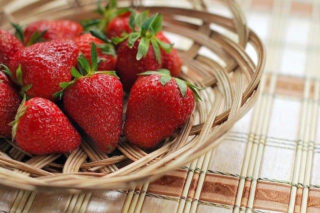 benefits of eating strawberries