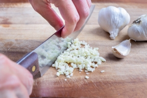 How Garlic Can Benefit Your Health