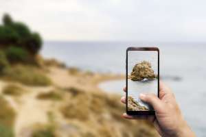 Leveraging Virtual Reality Tours: Online iPhone Selling