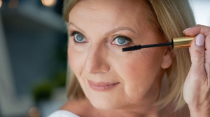 Discover the Best Mascara for Older Women: Expert Picks & Tips