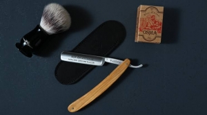 What Accessories Should You Buy with a Straight Edge Razor?