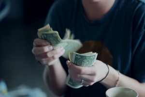 4 Money Hacks to Live Your Dream Life Without Going Broke