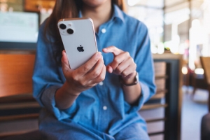 2 Proven Ways to Catch a Cheating Spouse on iPhone - Livepositively.com 