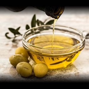How To Use Olive Oil For Dry Skin?