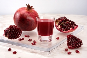 Discover the Power of Pomegranate Juice: 20 Amazing Health Benefits 